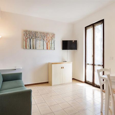 Apartment Rosa Cinderella Lazise Exterior photo