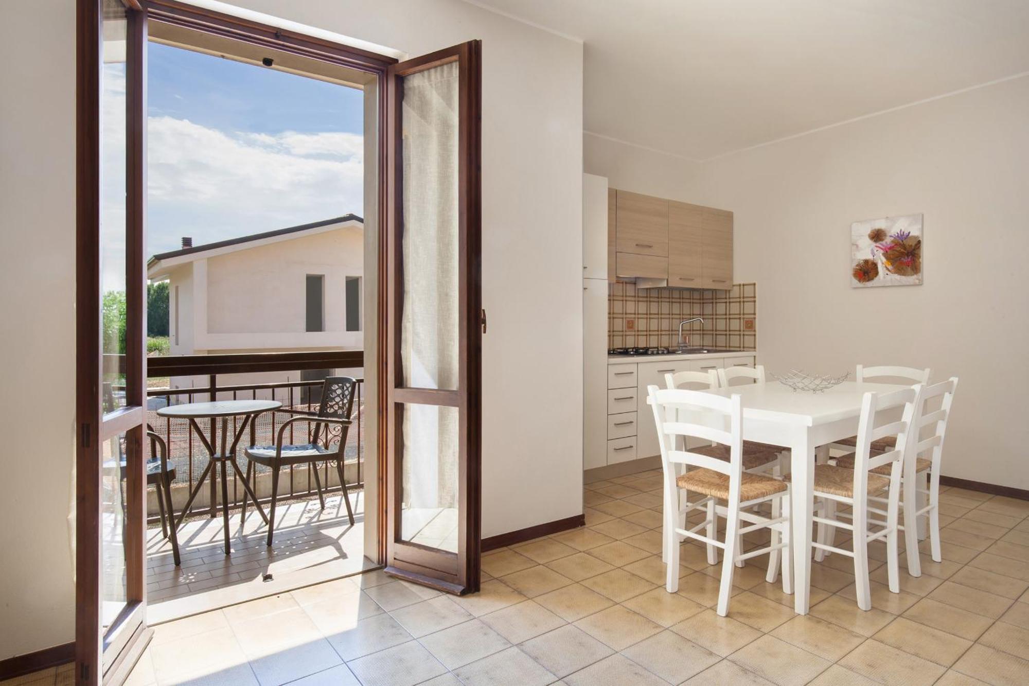 Apartment Rosa Cinderella Lazise Exterior photo